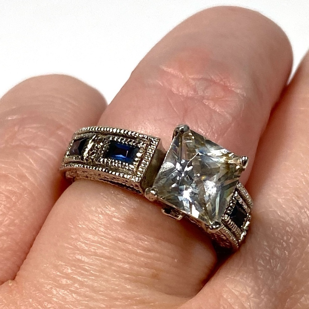 925 Sterling Silver Ring Size 6 CZs Square Clear Blue Edged Design 7.20g
